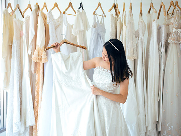 ドレス、着物など着替えが大変な衣装の仮試着に